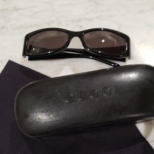 GUCCI | vintage Y2K sunglasses black frame